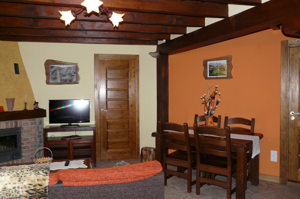 Apartamentos La Condesa Valmeo المظهر الخارجي الصورة