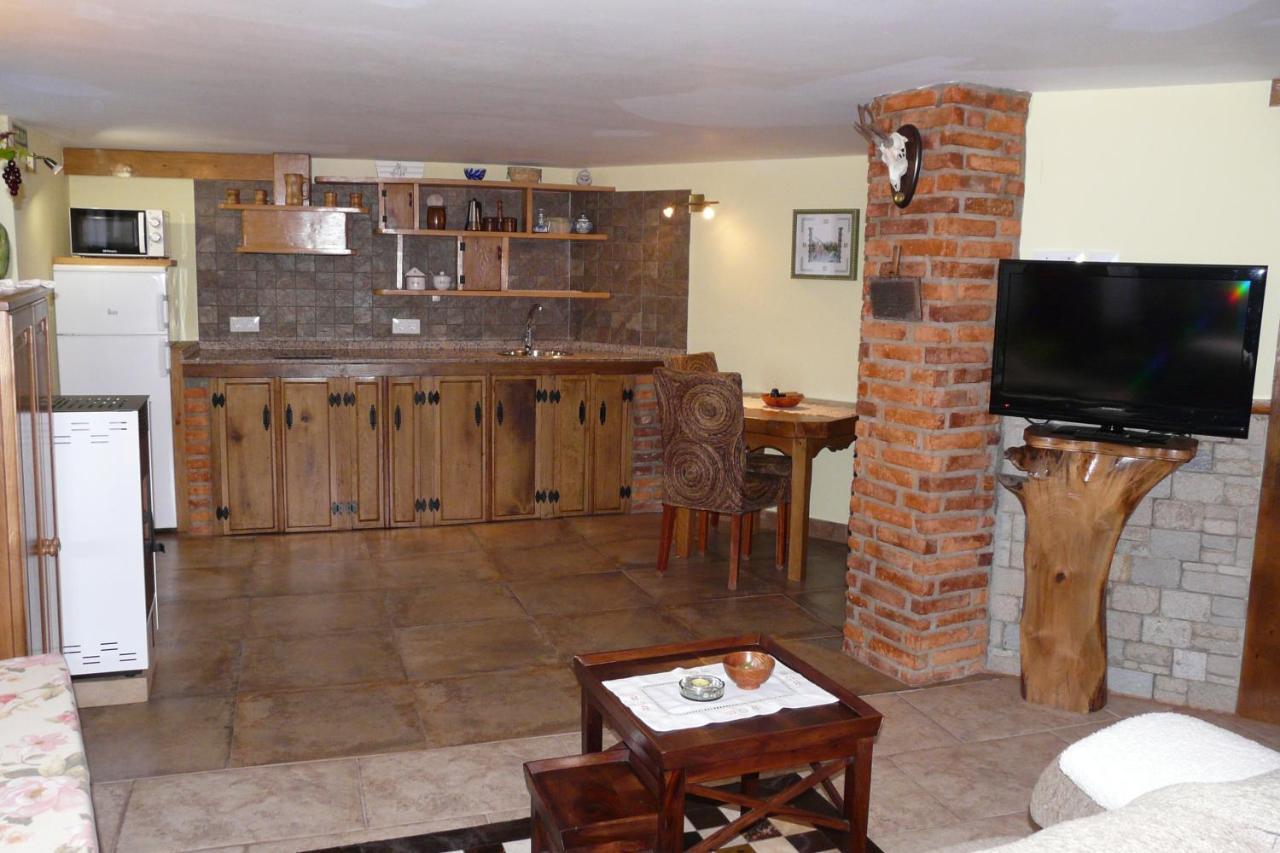 Apartamentos La Condesa Valmeo المظهر الخارجي الصورة