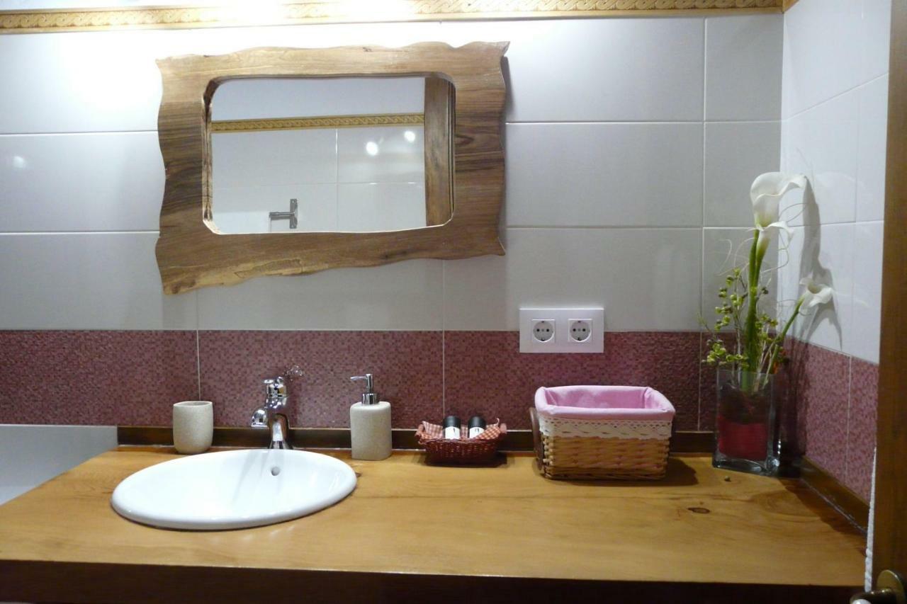 Apartamentos La Condesa Valmeo المظهر الخارجي الصورة